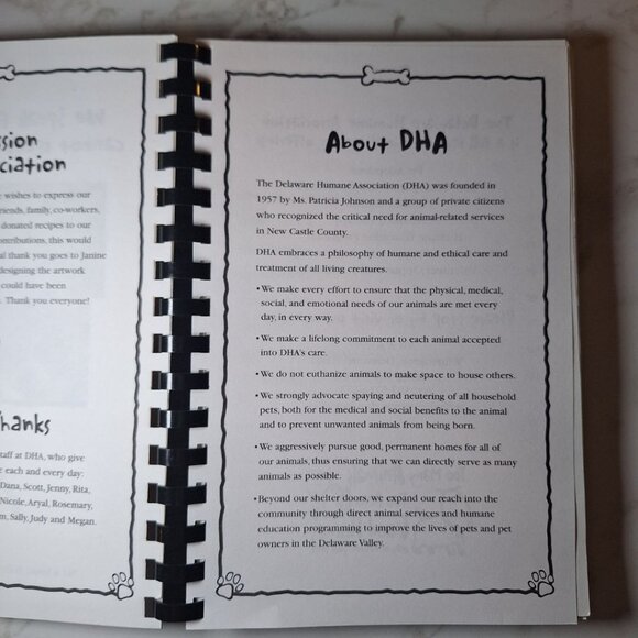 Delaware Humane Society Cook Book 1999 Recipes Community Pets Animals Vintage - Picture 3 of 9